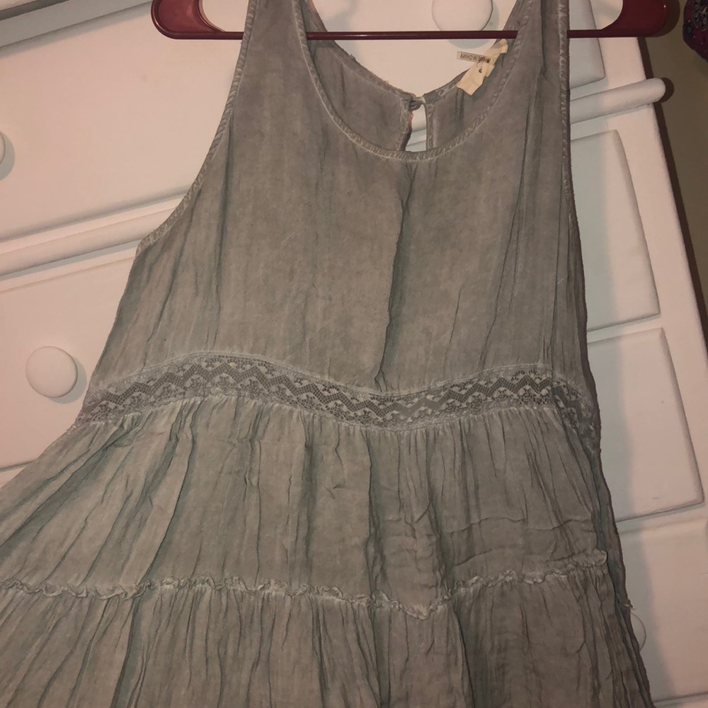 Grey tank